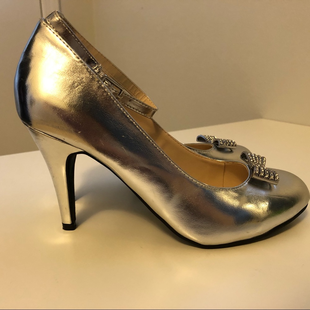 Cinderella Rhinestone Bow Ankle Strap  Pumps - Picture 8 of 16